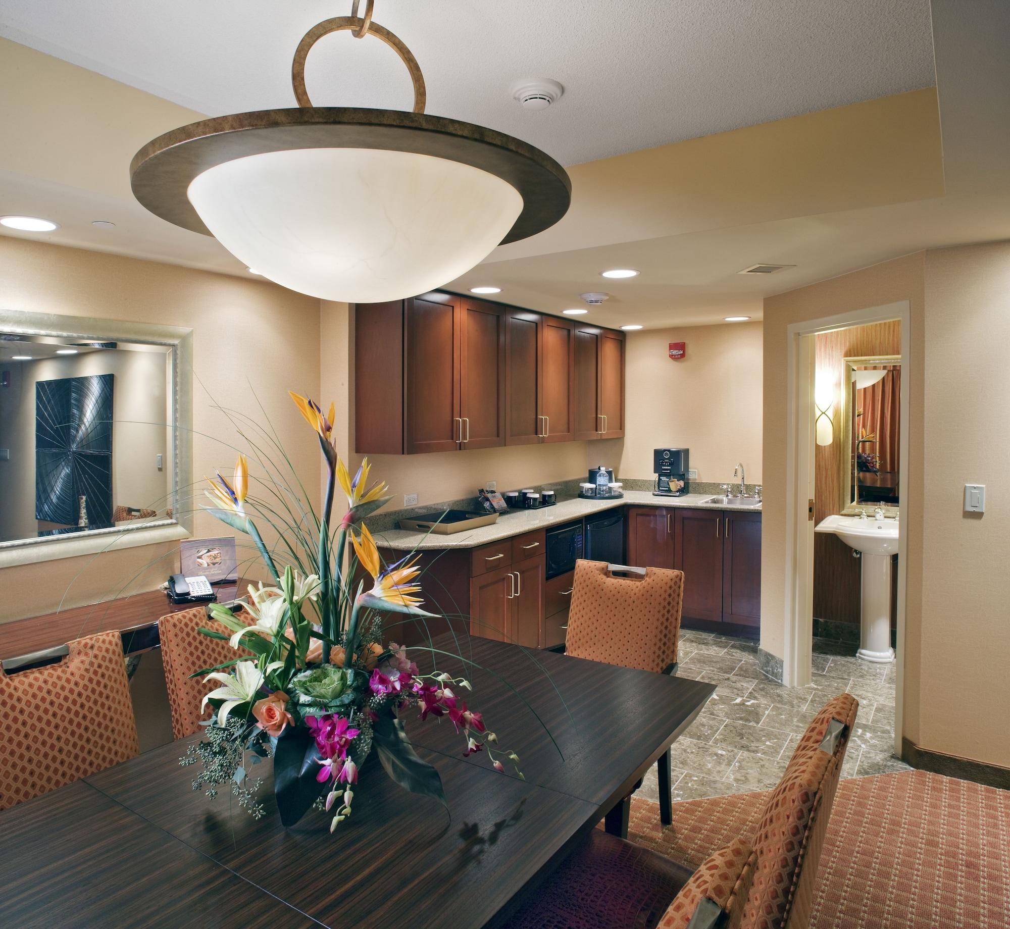 Embassy Suites By Hilton Norman Hotel & Conference Center Exteriör bild