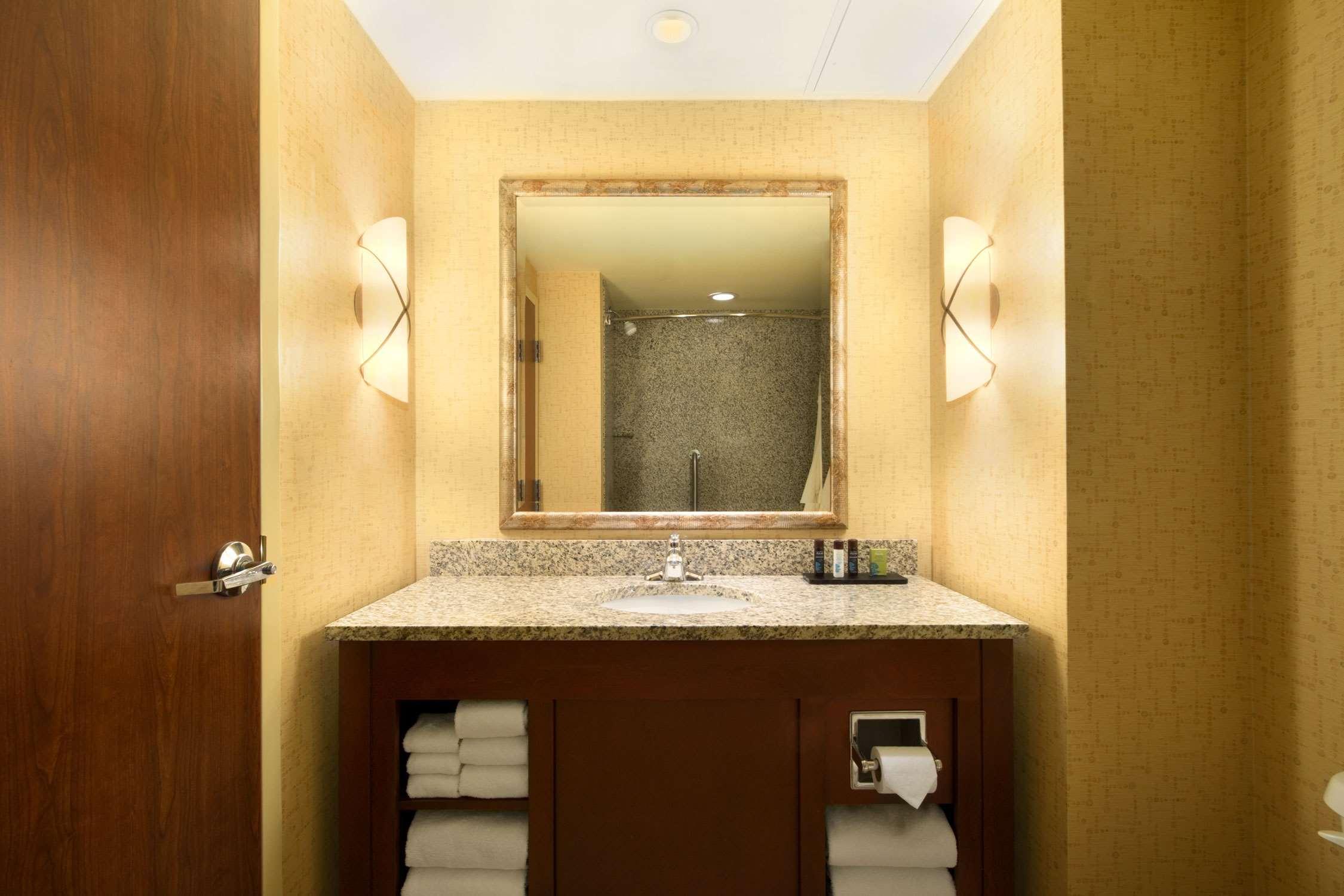 Embassy Suites By Hilton Norman Hotel & Conference Center Rum bild