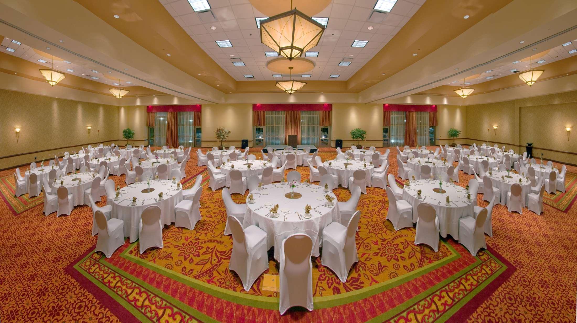 Embassy Suites By Hilton Norman Hotel & Conference Center Exteriör bild