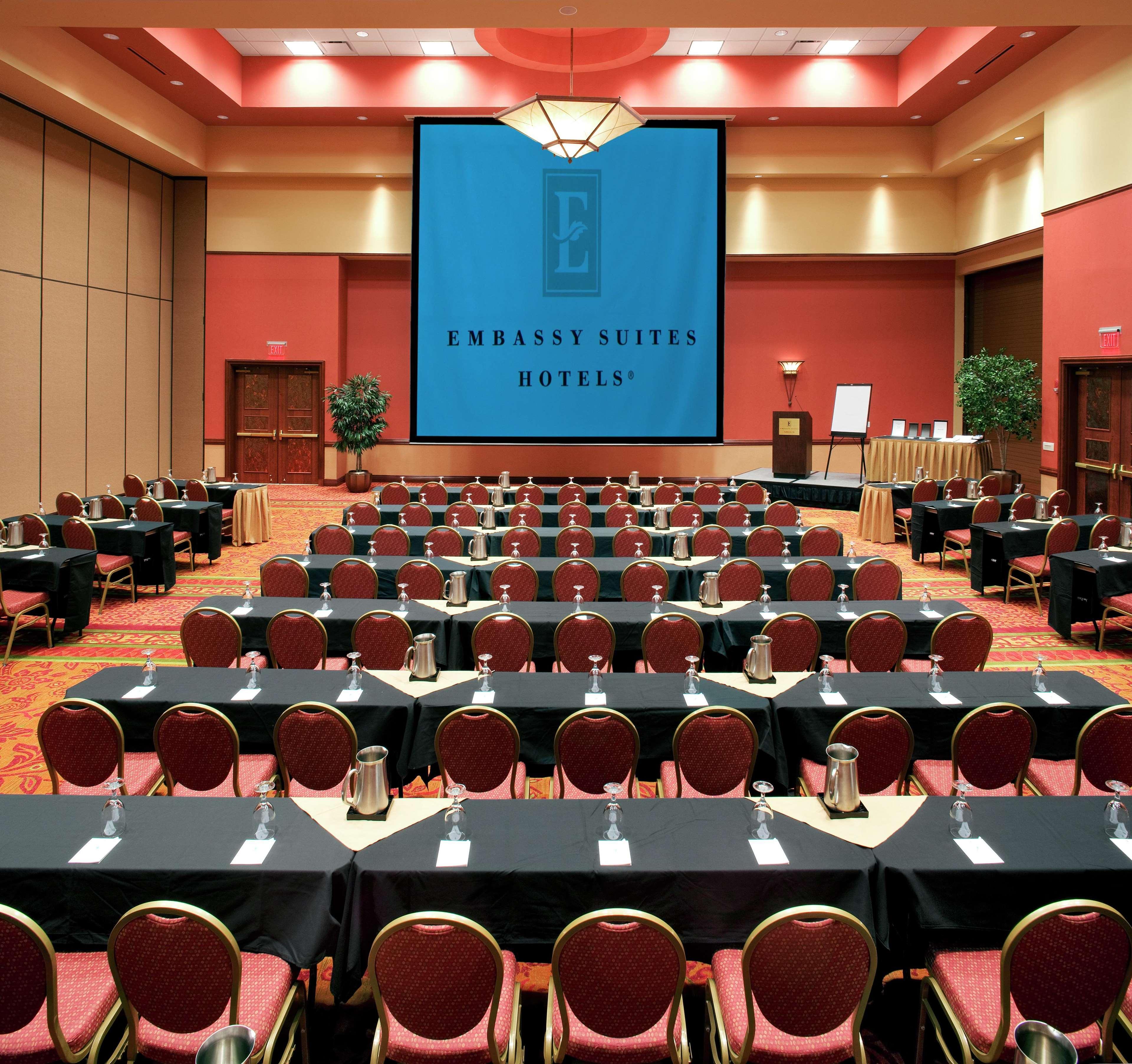 Embassy Suites By Hilton Norman Hotel & Conference Center Exteriör bild