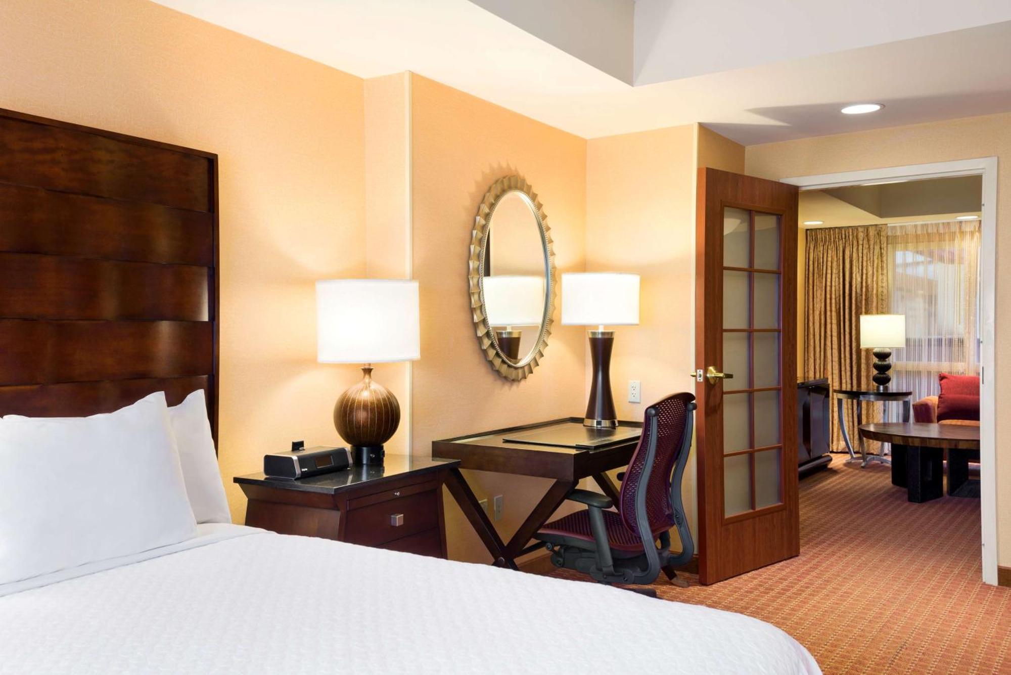 Embassy Suites By Hilton Norman Hotel & Conference Center Exteriör bild